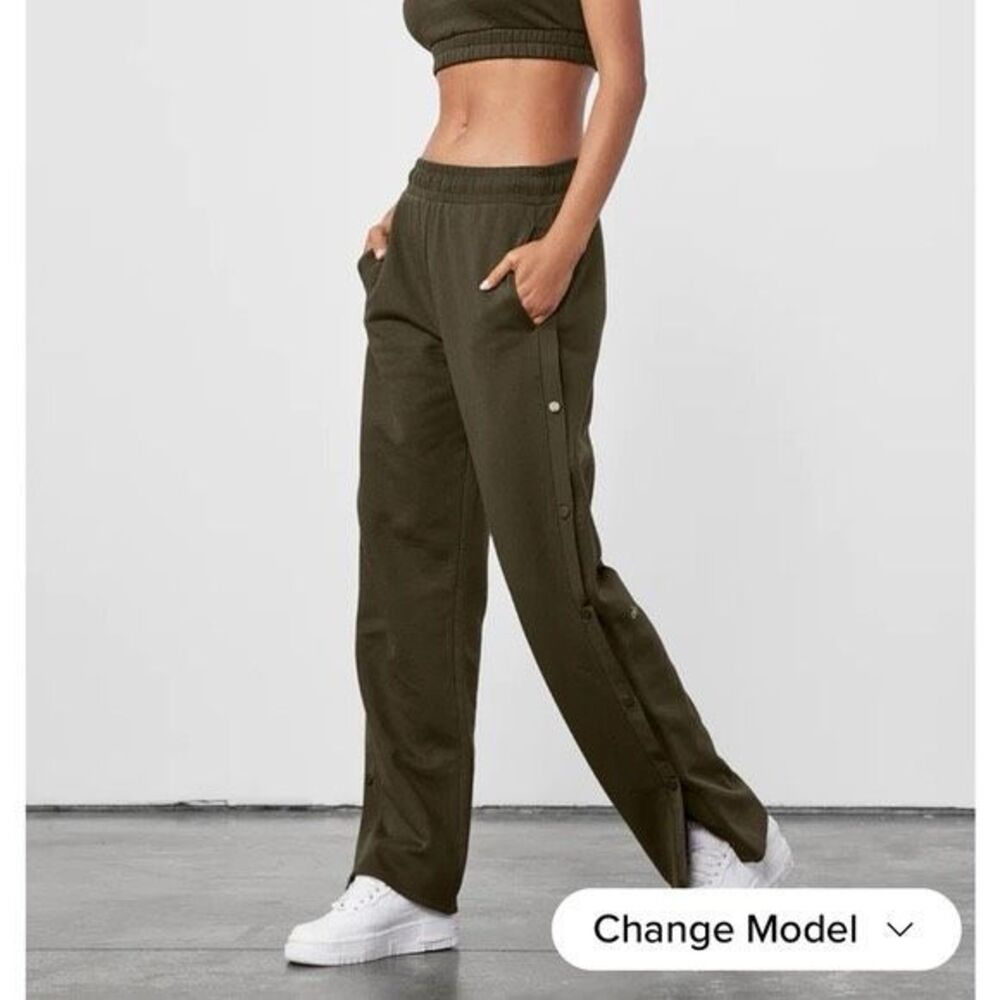 Alo Yoga Courtside Tearaway Snap Pants Dark Olive XS